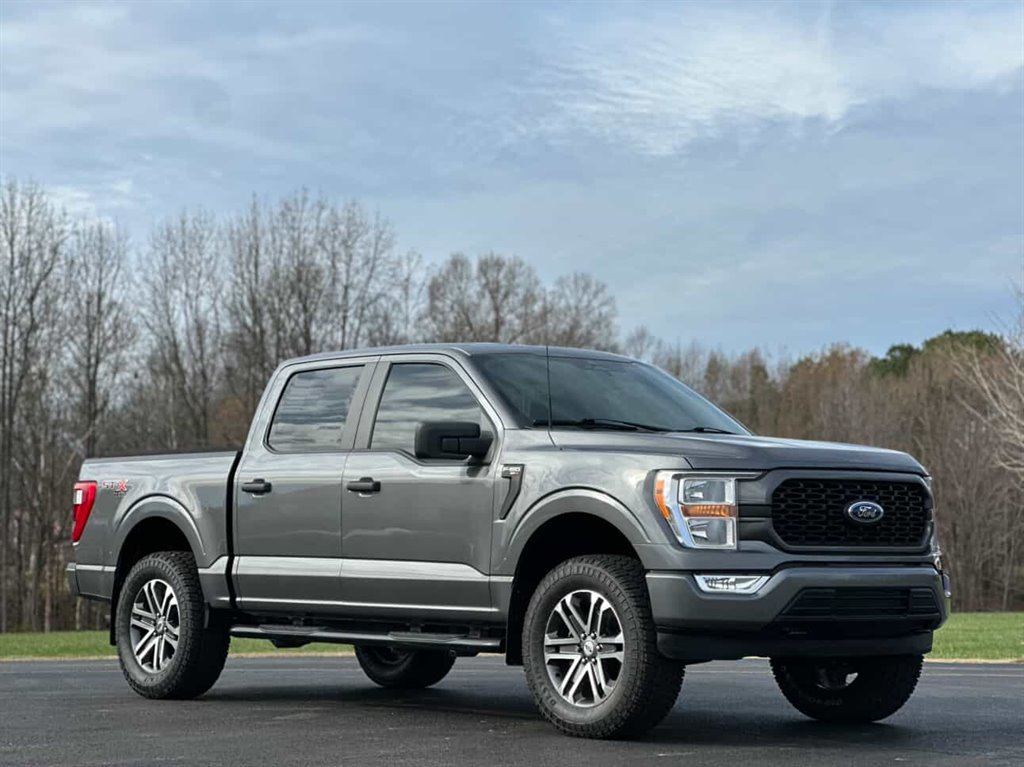 2022 Ford F-150 XL's photo