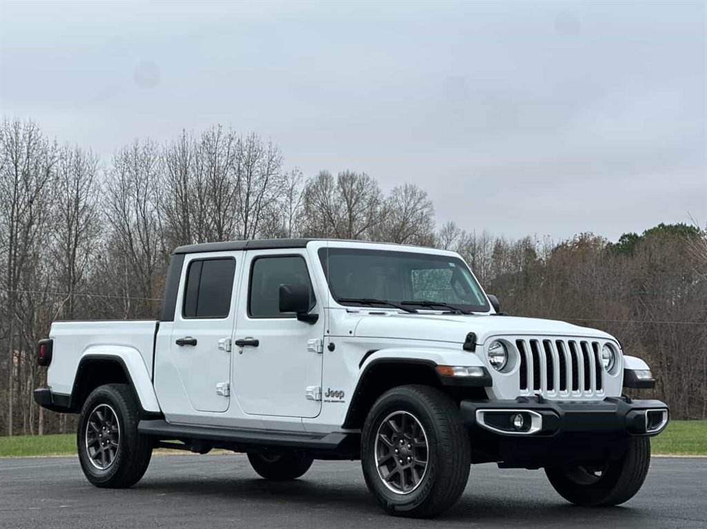 2023 Jeep Gladiator Overland's photo