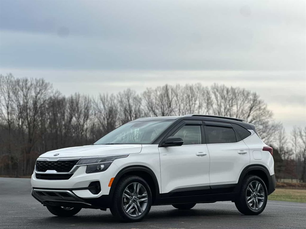 2021 Kia Seltos S's photo